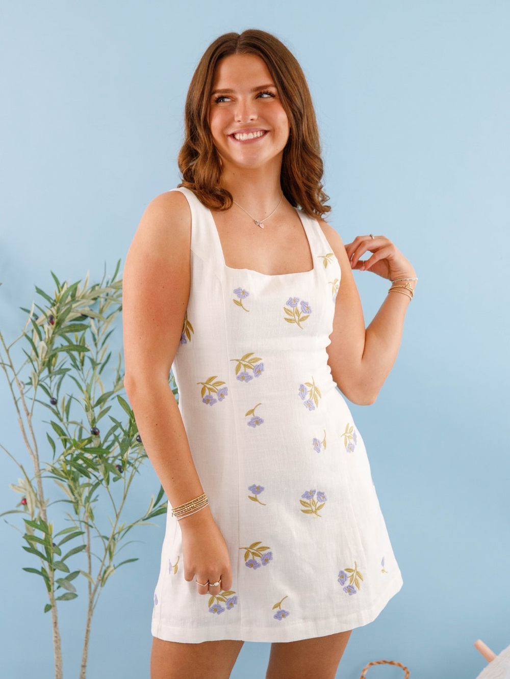 Mable | Aroma of Lavender Embroidered Linen Mini Dress | White | L